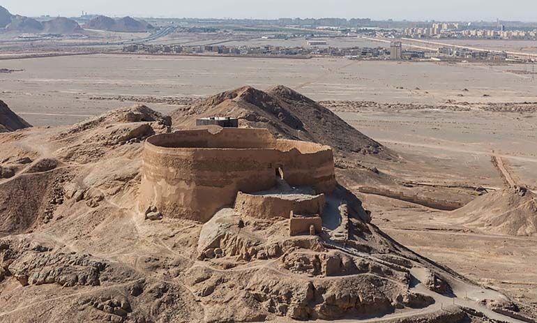 دخمه زرتشتیان یزد