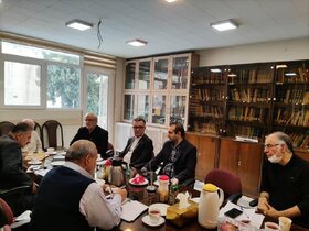 نشست معاون بازنشستگی و رفاه با رئیس و اعضای هیئت مدیره کانون بازنشستگان صنعت نفت ایران