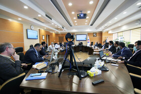 نشست مشترک هیئت رئیسه صندوق ها و شرکت کارگزاری خبرگان سهام
