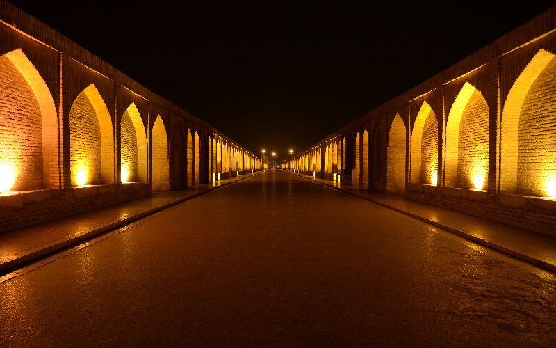 سی و سه پل
