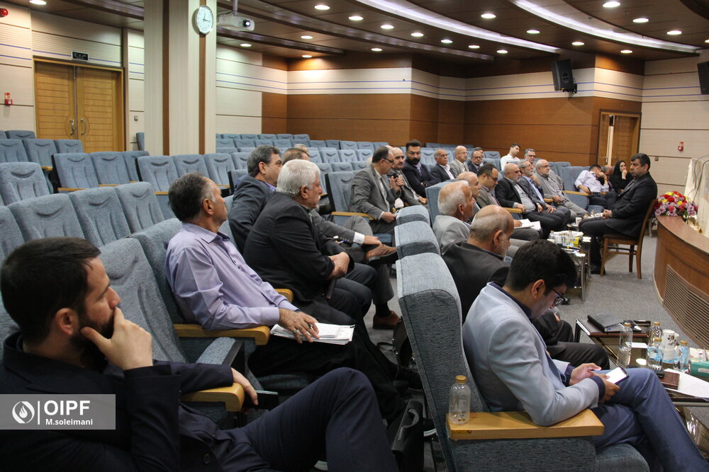 مبنای قاعدۀ متناسبسازی با عدد ثابت برای ترمیم حداکثری مستمریهای حداقلی است