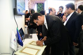 بازدید دکتر حسین زاده از نمایشگاه