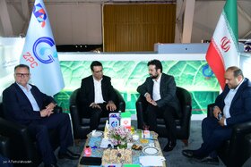 بازدید دکتر حسین زاده، رئیس هیئت رئیسه صندوق ها در دومین روز نمایشگاه بین المللی نفت