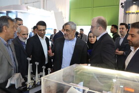 بازدید دکتر حسین زاده، رئیس هیئت رئیسه صندوق ها در دومین روز نمایشگاه بین المللی نفت