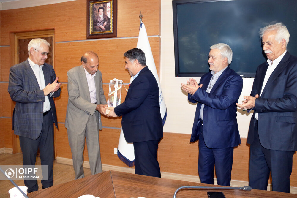 قدردانی از فعالیت کیفی کانون خطوط لوله و مخابرات / پیگیری مشکلات بازنشستگان شرکتهای واگذارشده با قوت ادامه دارد/ مشارکت کانونها در برنامههای ورزشی