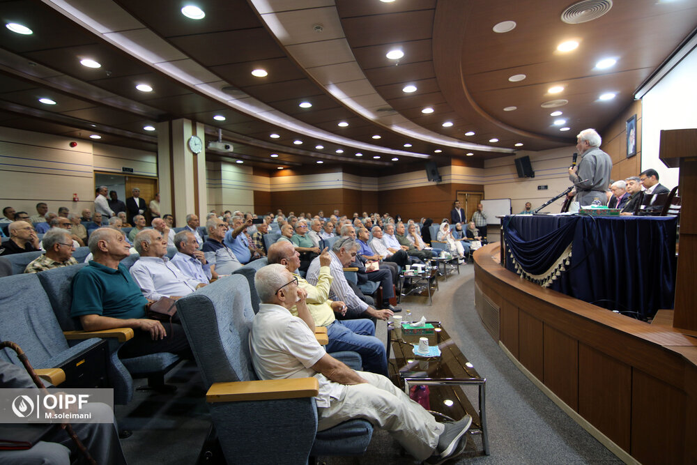 سود صندوق بازنشستگی صنعت نفت از سهام داری در هلدینگ فارس محفوظ است / پرداخت مبالغ متناسب سازی مصوب قانون به احتمال قوی شهریورماه انجام می‌شود / مطالبات صندوق بازنشستگی را پیگیری می‌کنیم
