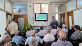 کارگاه‌های آموزشی توانمند‌سازی کانون بازنشستگان نجف‌آباد