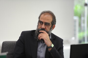 نشست رئیس هیئت‌رئیسه صندوق‌ها با مدیران ارشد گروه اویک 