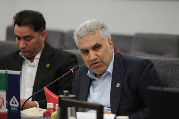 نشست رئیس هیئت‌رئیسه صندوق‌ها با مدیران ارشد گروه اویک 