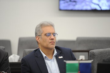 نشست رئیس هیئت‌رئیسه صندوق‌ها با مدیران ارشد گروه اویک 