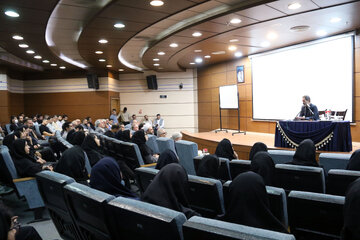 دیدار رئیس صندوق‌ها با کارکنان